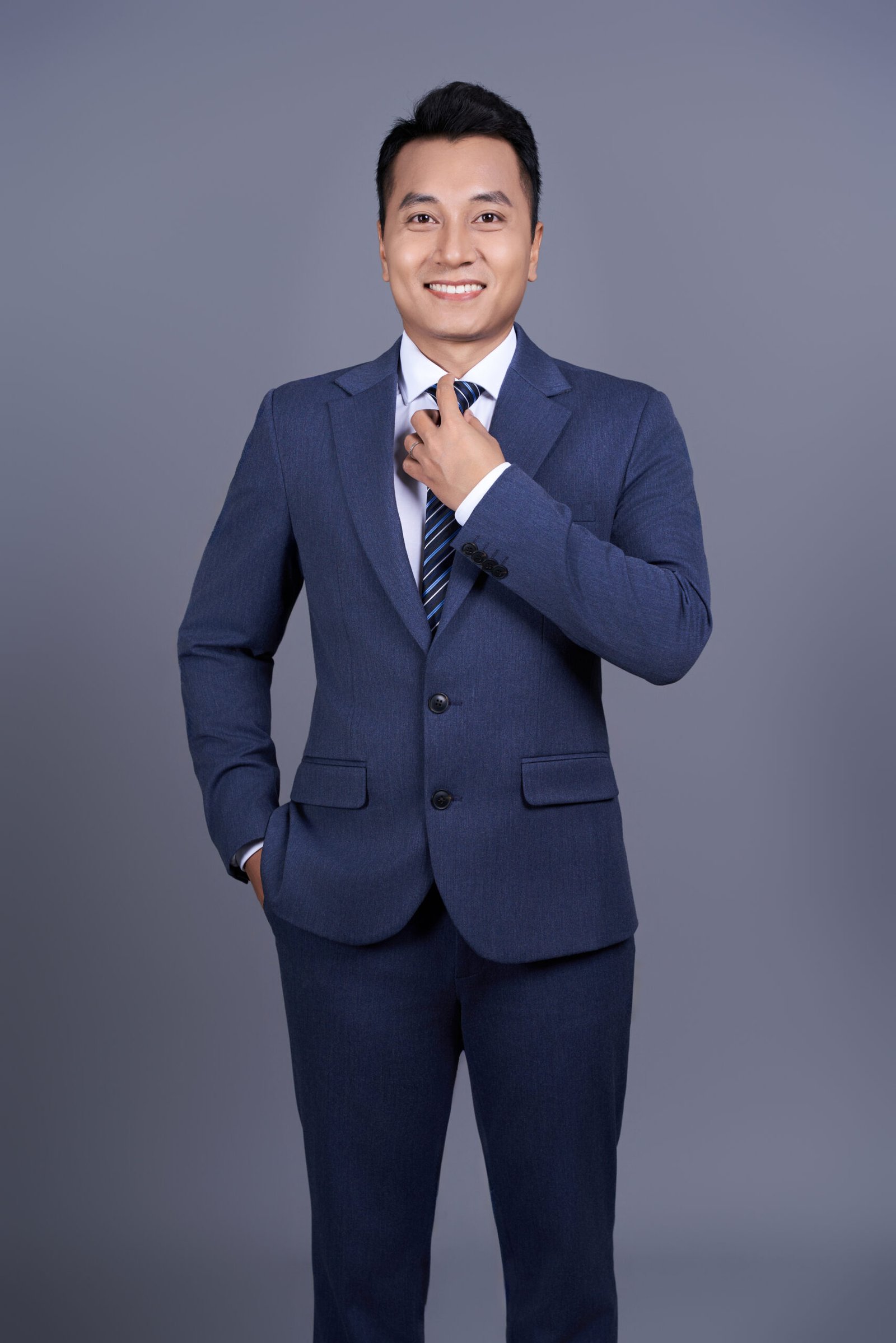 Profile Cao Cấp — 03 — ảnh 4 — Đương đại, tự tin, visionary — Gạo Nâu Profile
