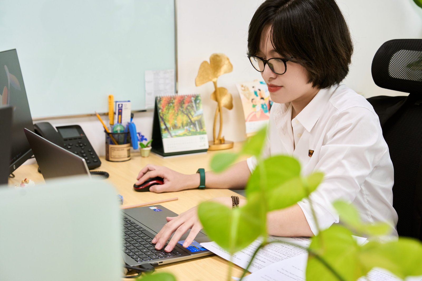 Văn Phòng Doanh Nghiệp — 01 — ảnh 7 — Hiện đại, mở, chuyên nghiệp — Gạo Nâu Profile