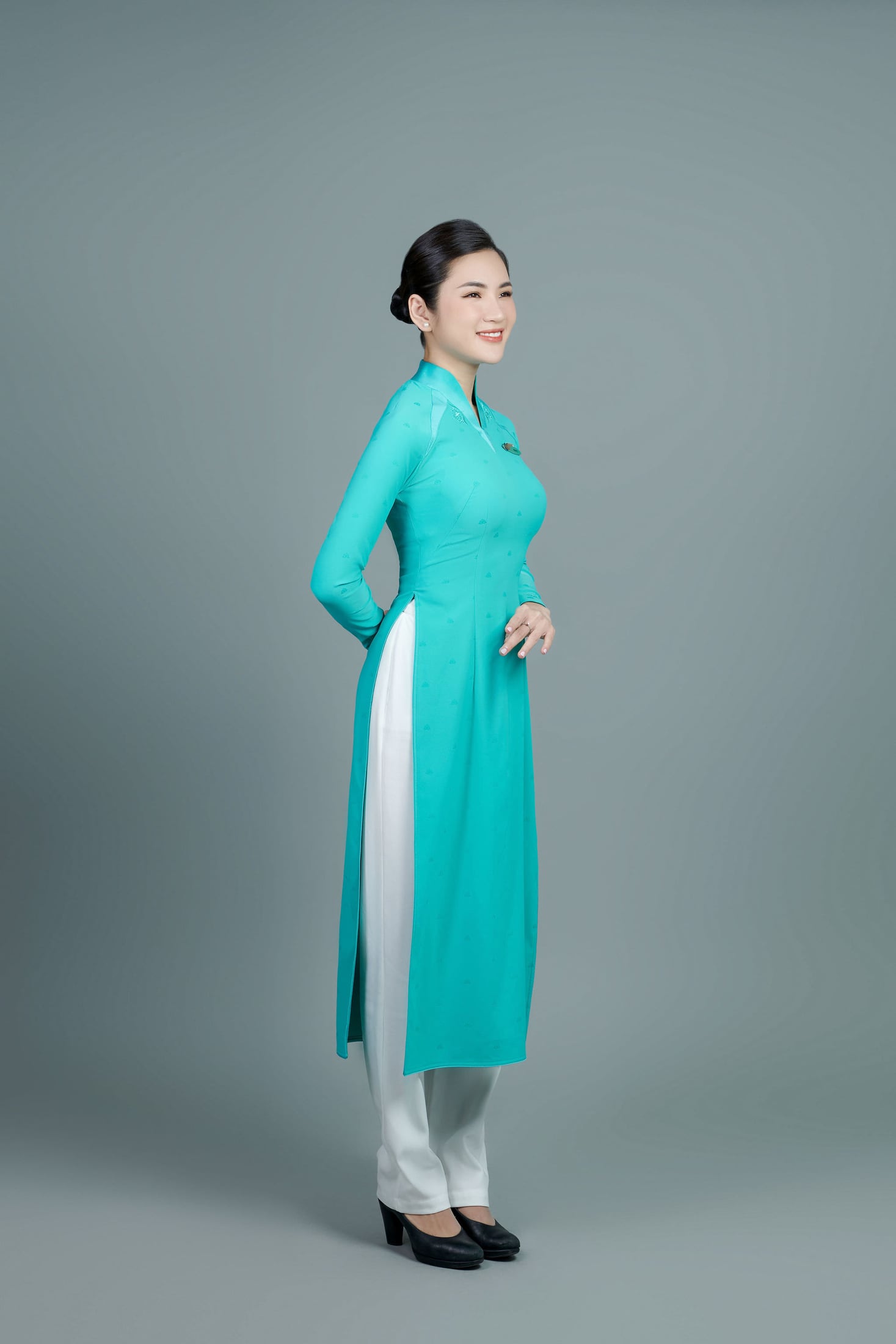 Ảnh mẫu 2 — Ảnh thẻ tiếp viên hàng không — Gạo Nâu Profile