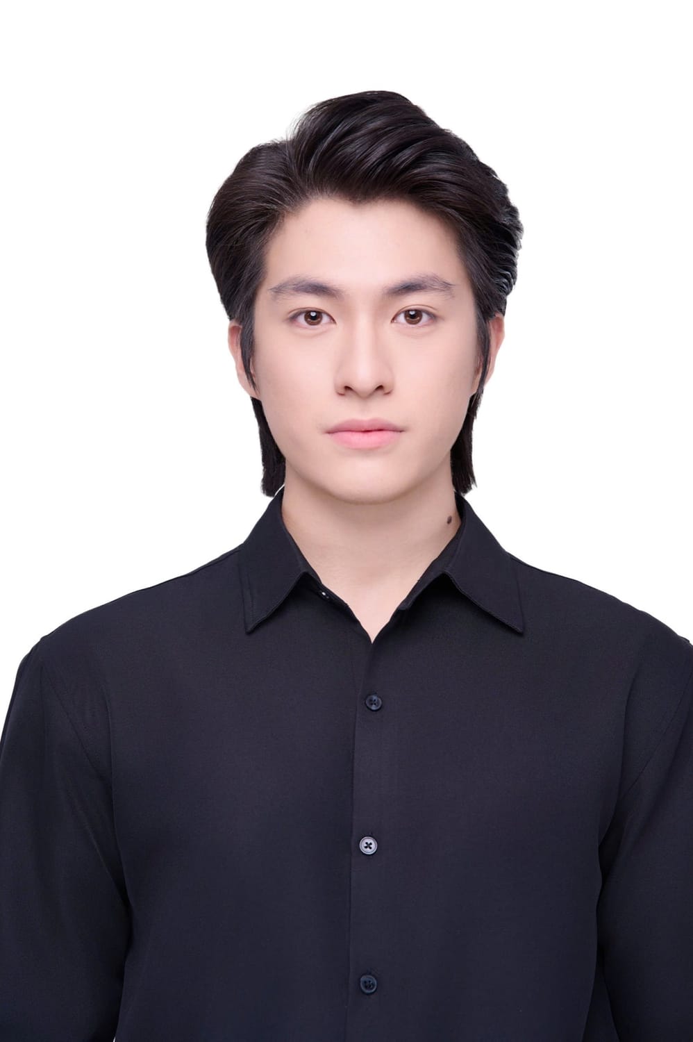 Ảnh thẻ visa nền trắng nữ, áo sơ mi tối màu — Gạo Nâu Profile
